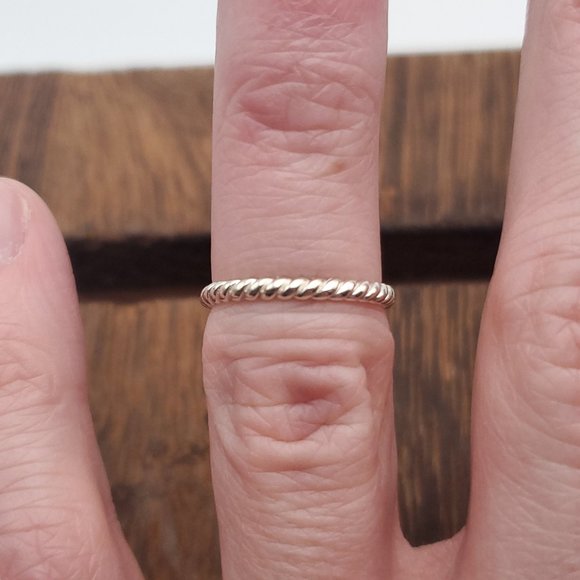 Size 5.5 925 Sterling Silver Plain Braid Ring - Picture 1 of 6